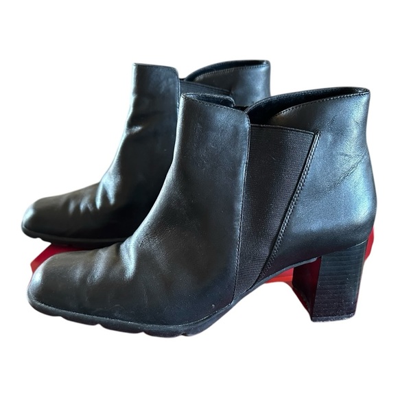 Aerosoles Womens Black Leather Ankle Boots Block Heel SZ 9 Square Toe Box SlipOn - Picture 2 of 4